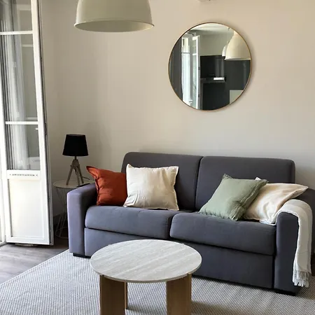 Moderne Avec Terrasse アパート